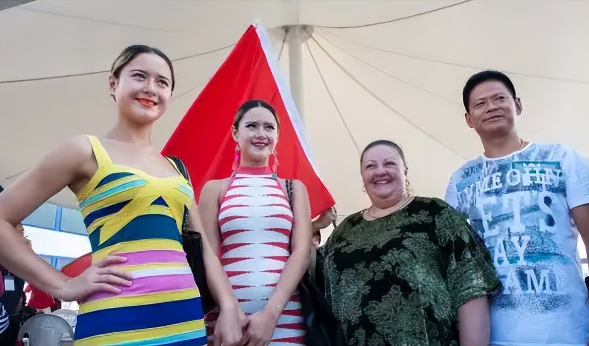 1996年，欧洲姑娘嫁山东小伙，养鸡致富，培养双胞胎女儿北影毕业