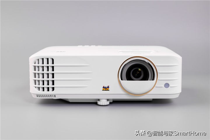 预算2万元以内打造一个4K客厅影院