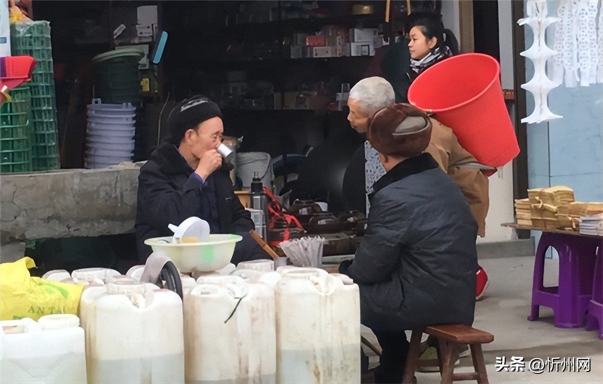 县城小酒厂,平日不见有人访,为啥不倒闭?行家:3大内幕无人知