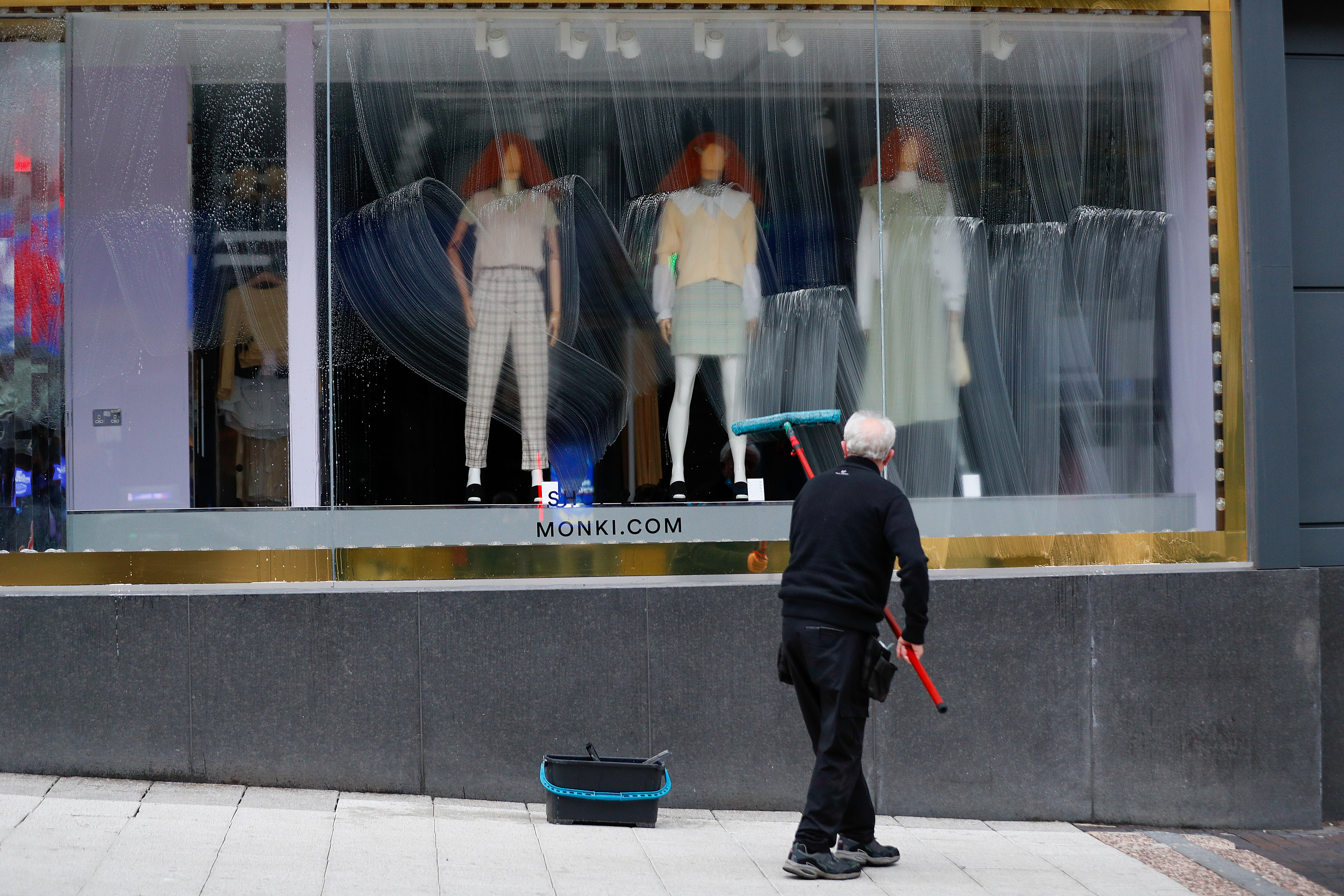 hm多地门店清仓撤店,hm撤店了吗