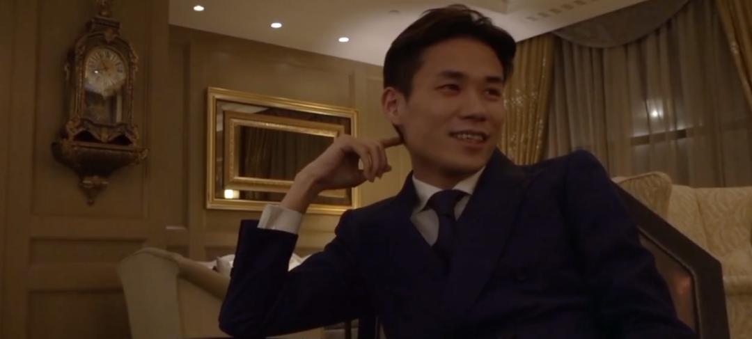 中国商人找*火军**商当保镖，花费上亿国外买口罩，结果他赌赢了