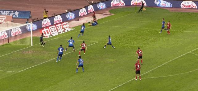 长春亚泰对天津津门虎贝里奇欢呼,萨布里奇近况如何