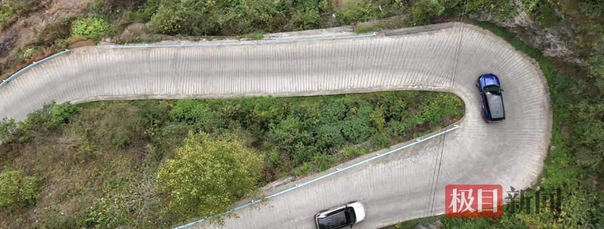 大山里的学校女子足球队,贵州山区女子足球