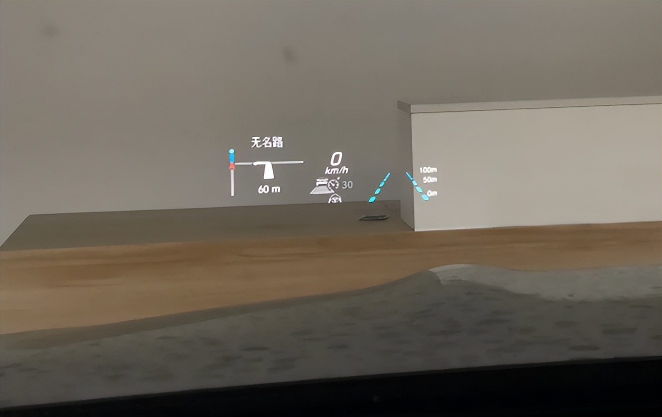 新款奔驰e的抬头显示效果,奔驰e改装s级抬头显示