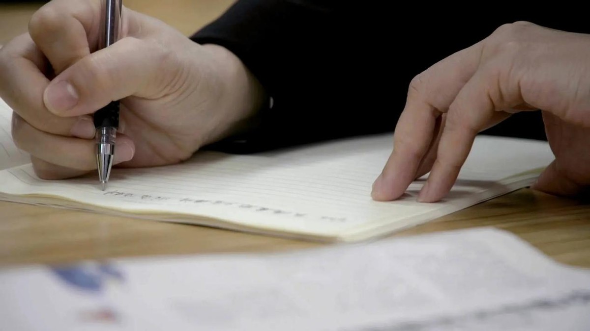 儿子遇校园霸凌，被群殴辱骂、掏*处私**，妈妈上演“反霸凌教科书”