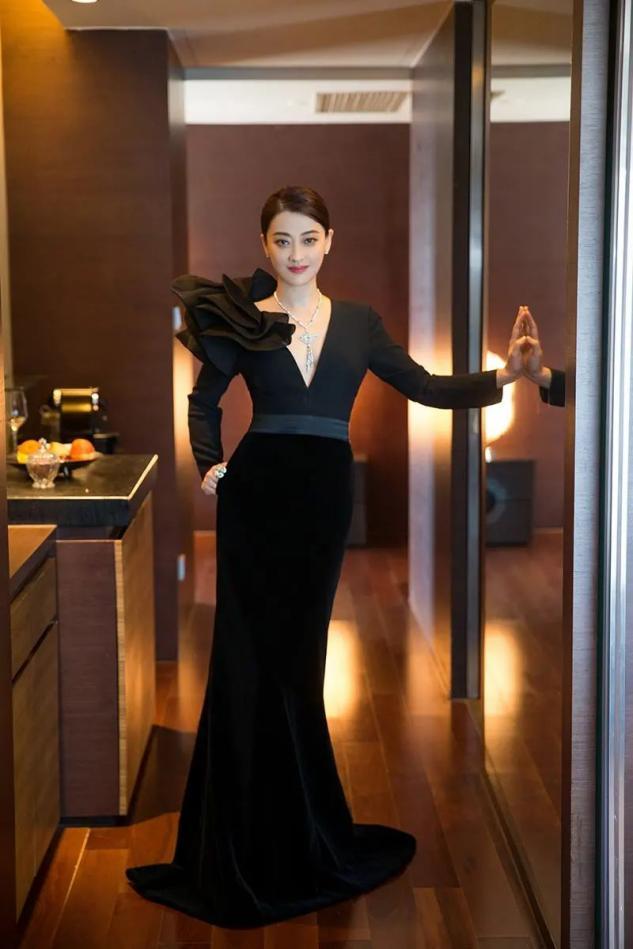 梅婷是否整容,演员梅婷的老公曾剑的照片