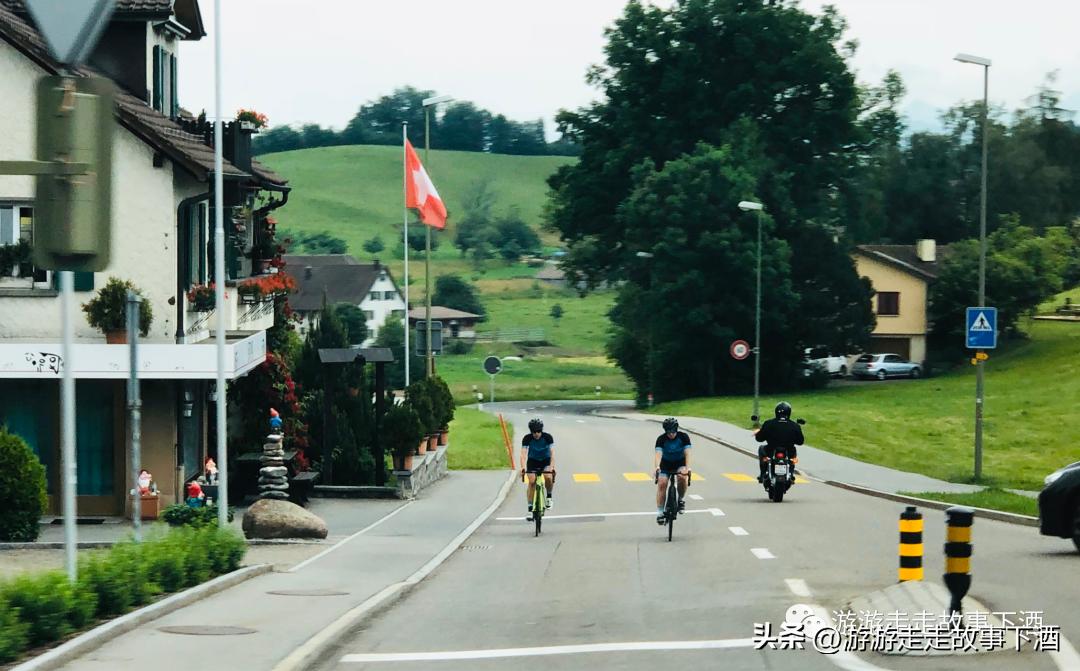 欧洲瑞士旅游线路,卢塞恩金色山口观光火车