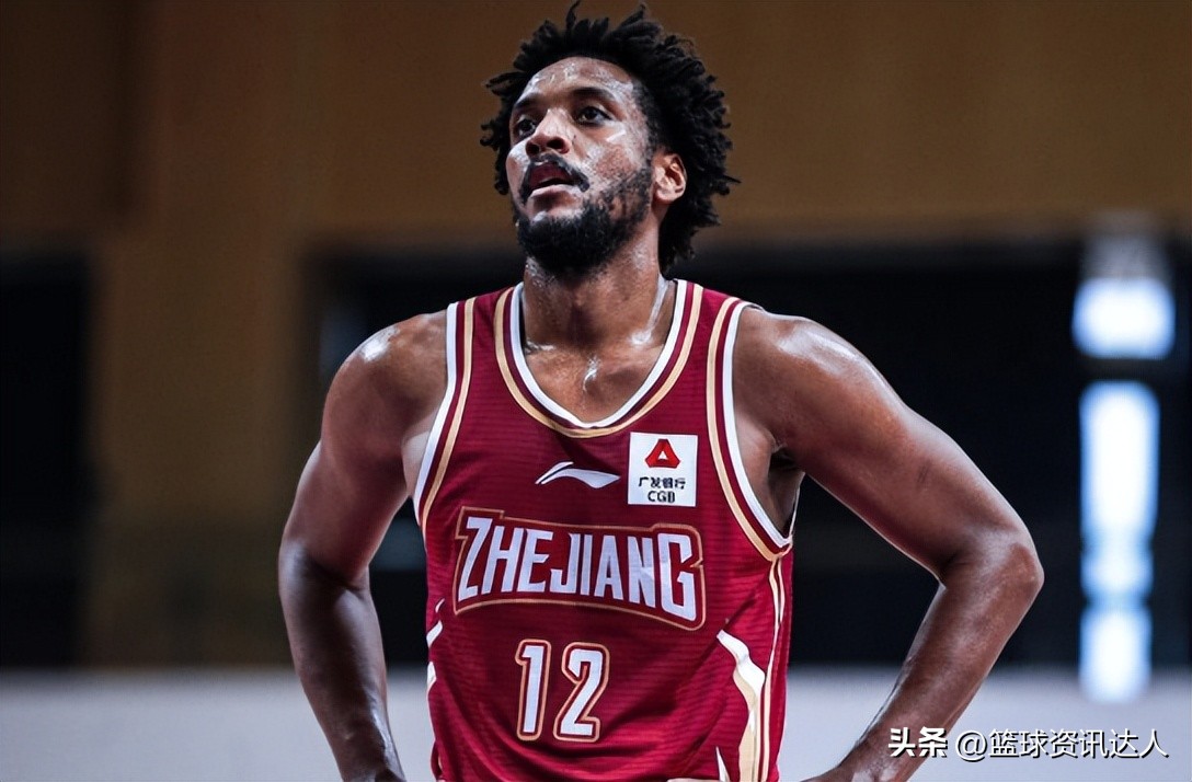 浙江0-4辽宁！单节15失误，三外+王世龙+2后卫全废，余嘉豪遮羞布