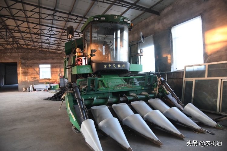 作业效率高的收割机,玉米收割机作业效果