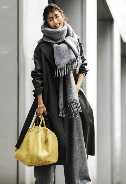 搭配长款的大衣非常有时尚感,高端品质气质款大衣穿搭