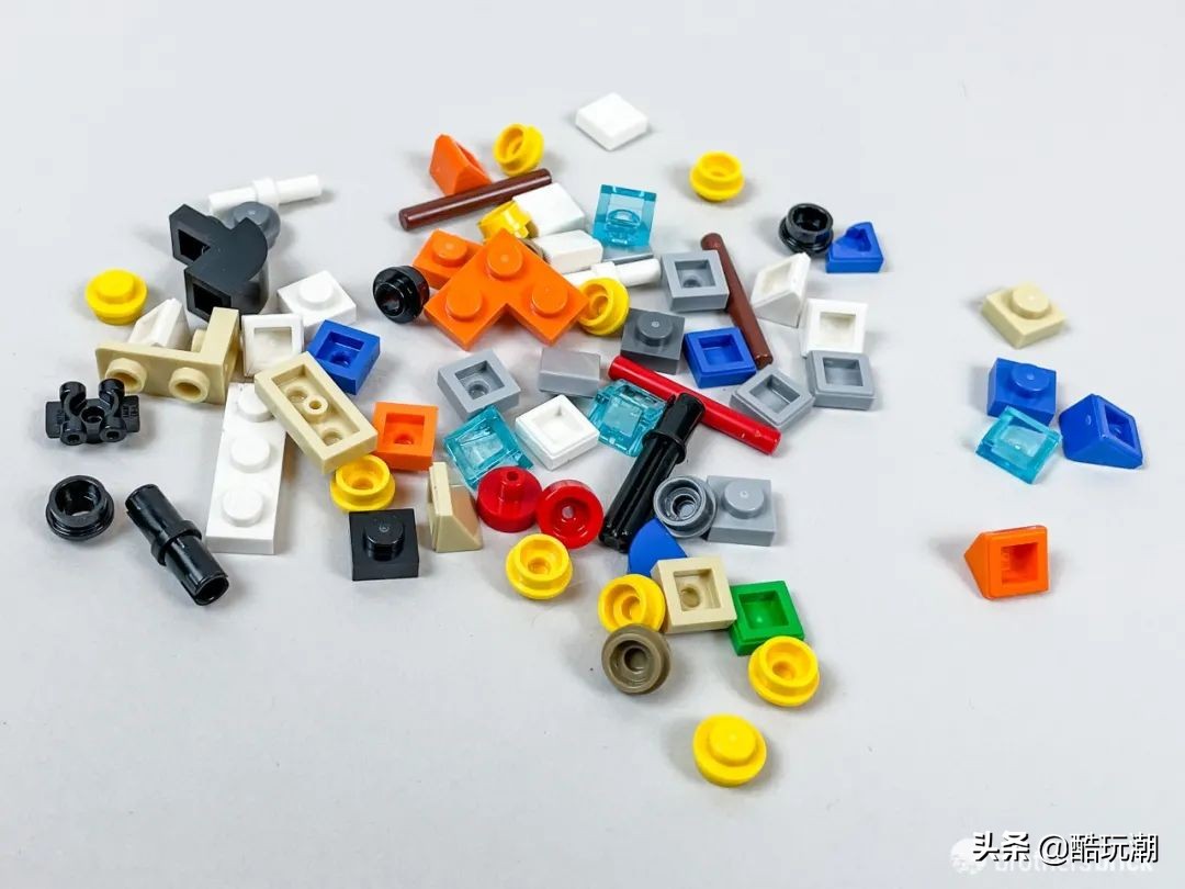 乐高10284诺坎普球场开箱,乐高皇家马德里球场