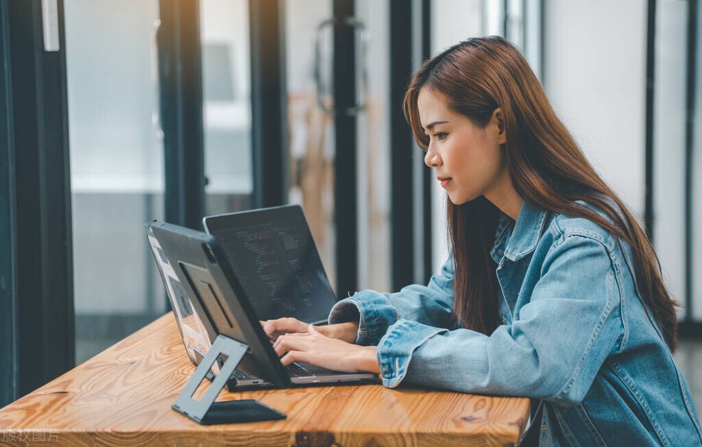 不想上班卷够了？那学学站着挣钱吧