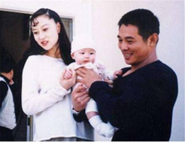 李连杰和黄秋燕利智女儿谁漂亮,黄秋燕女儿和李连杰关系