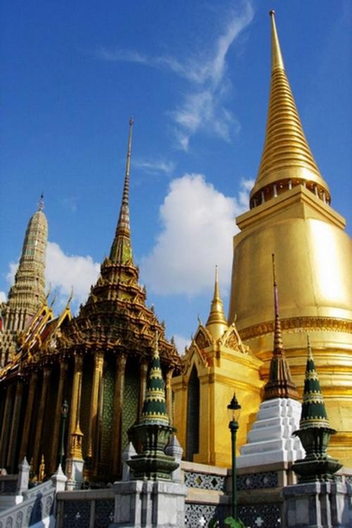 “性工作者”泛滥成灾，依靠灰色行业生存的泰国，还有救吗？