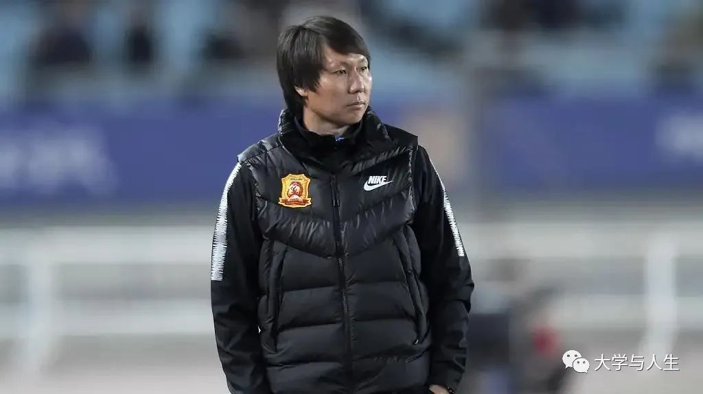 初中学历吴亦凡和大学教授李铁…两人有惊人的相似之处!