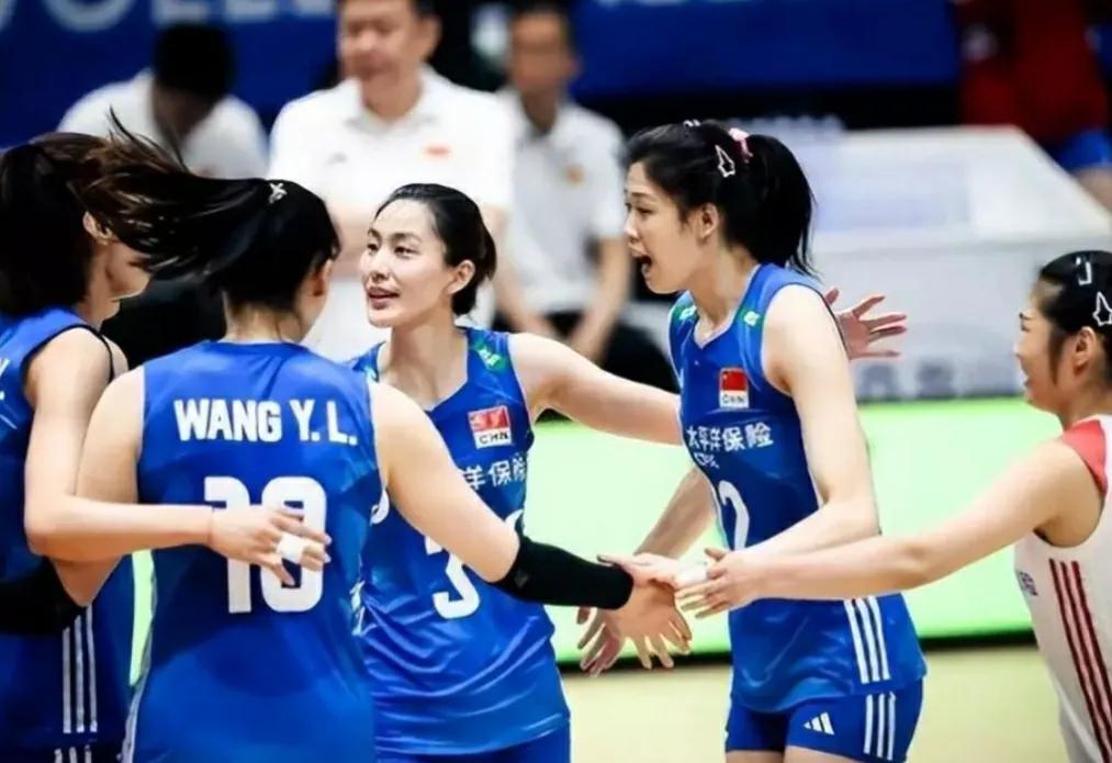 蔡斌给王媛媛的拦网鼓掌,蔡斌提到李盈莹和王媛媛