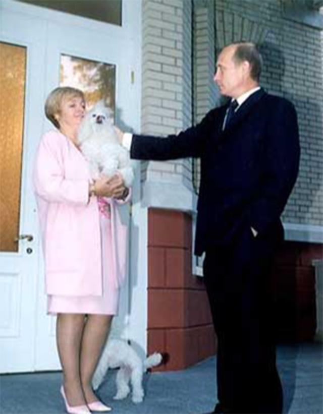 普京当选总统后第一件事,普京当选总统后流泪讲话视频