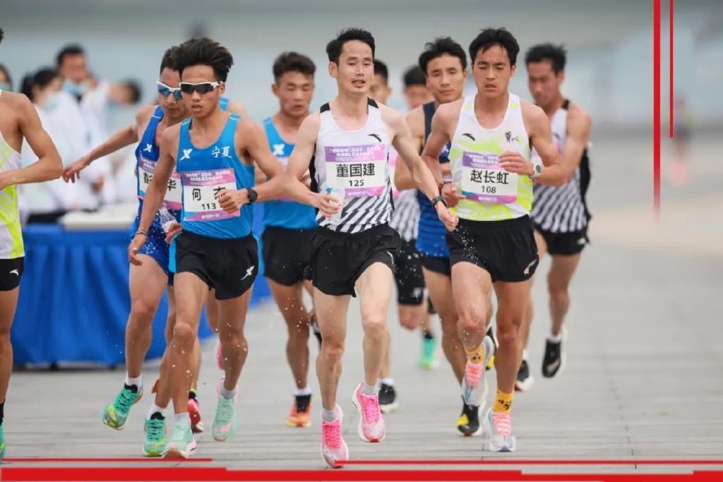 董国建跑过哪些马拉松冠军,董国建马拉松跑鞋