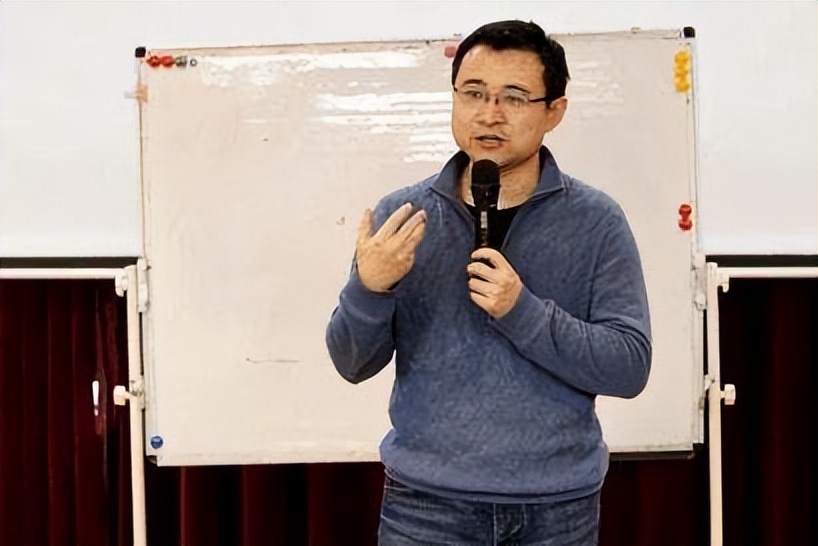 她19岁考入北大,他19岁考入清华