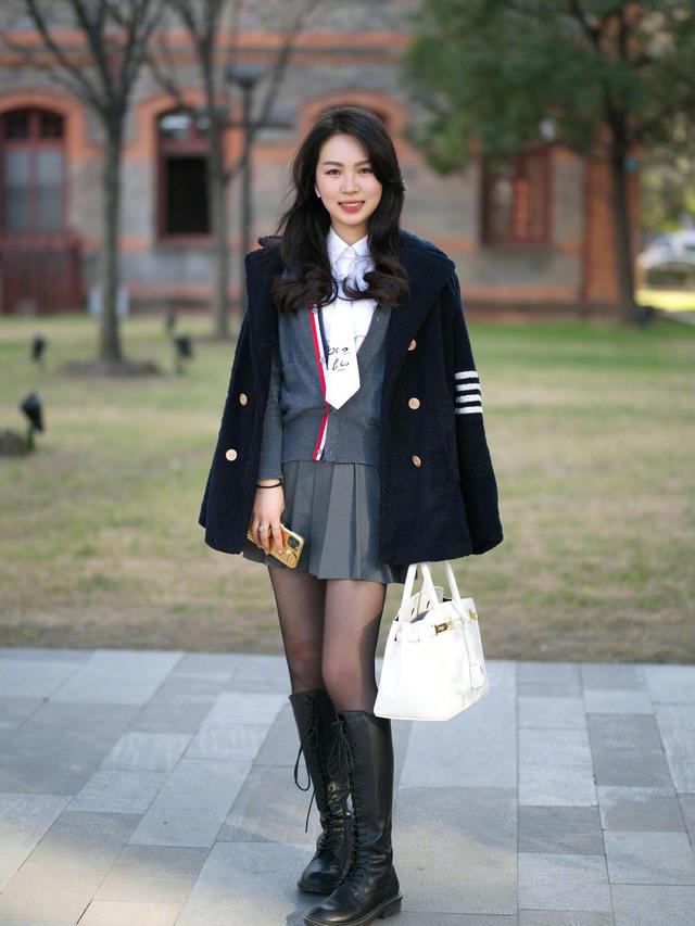 怎么穿黄菠萝袜丝袜才更好看,为什么你穿丝袜看着又土又假