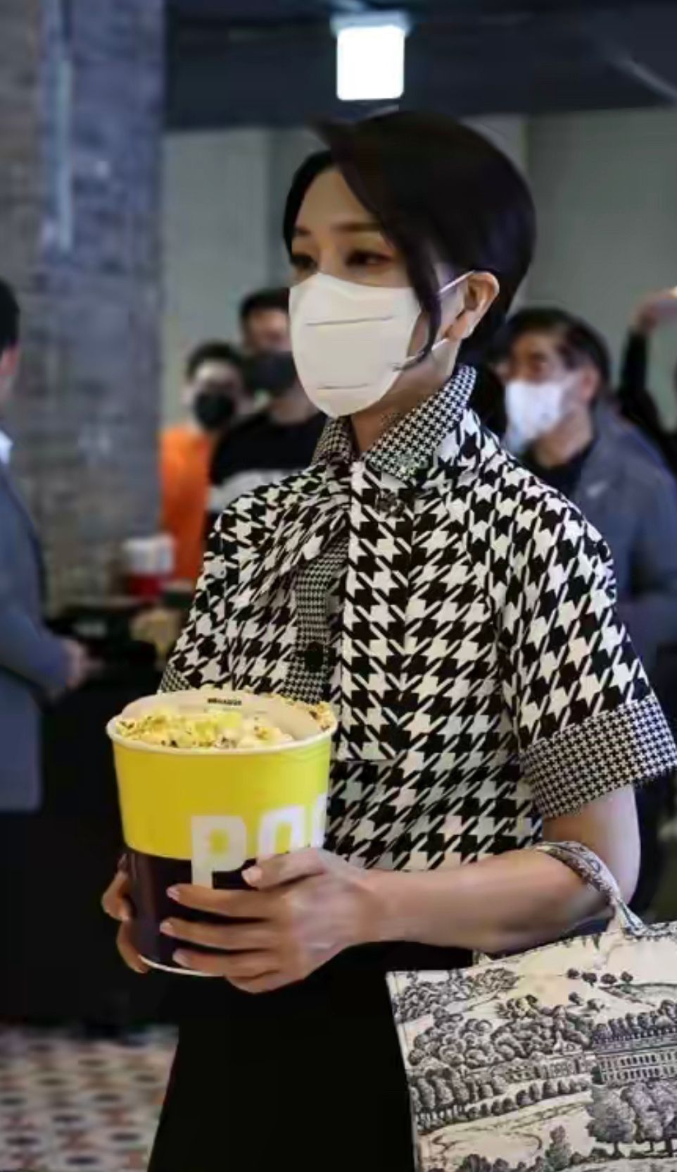 韩国第一夫人穿韩服,韩国第一夫人格子西服