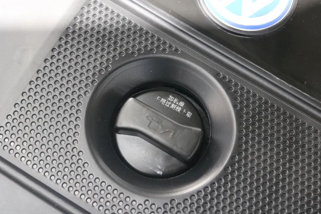 老款大众polo拆解内饰全过程,旧polo翻新视频