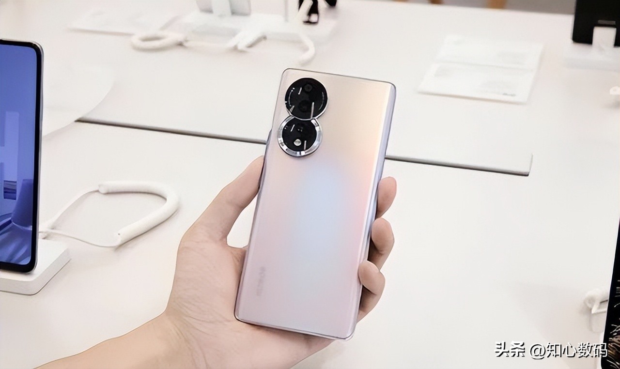 荣耀“被迫妥协”，荣耀80跌至2089元，1.6亿像素+256GB