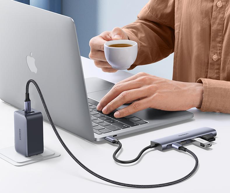 手机充电器一插就打火影响使用吗,手机充电口打火是怎么回事