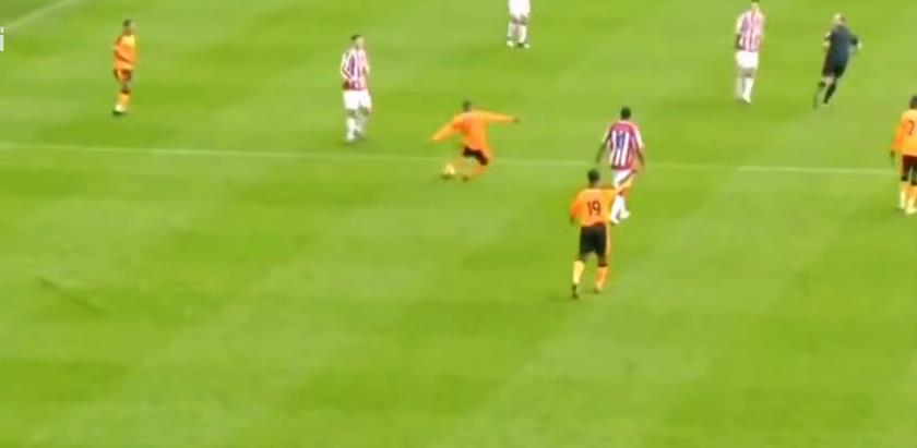 韩媒吐槽国足犯规集锦原文,韩媒吐槽国足爆冷