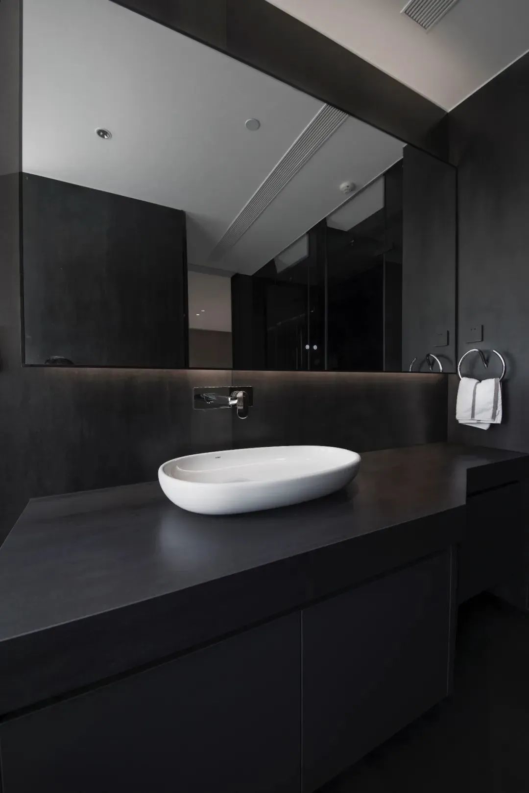 2200m²大宅风范时尚高级黑白配，德国进口复合地板通铺永恒的经典