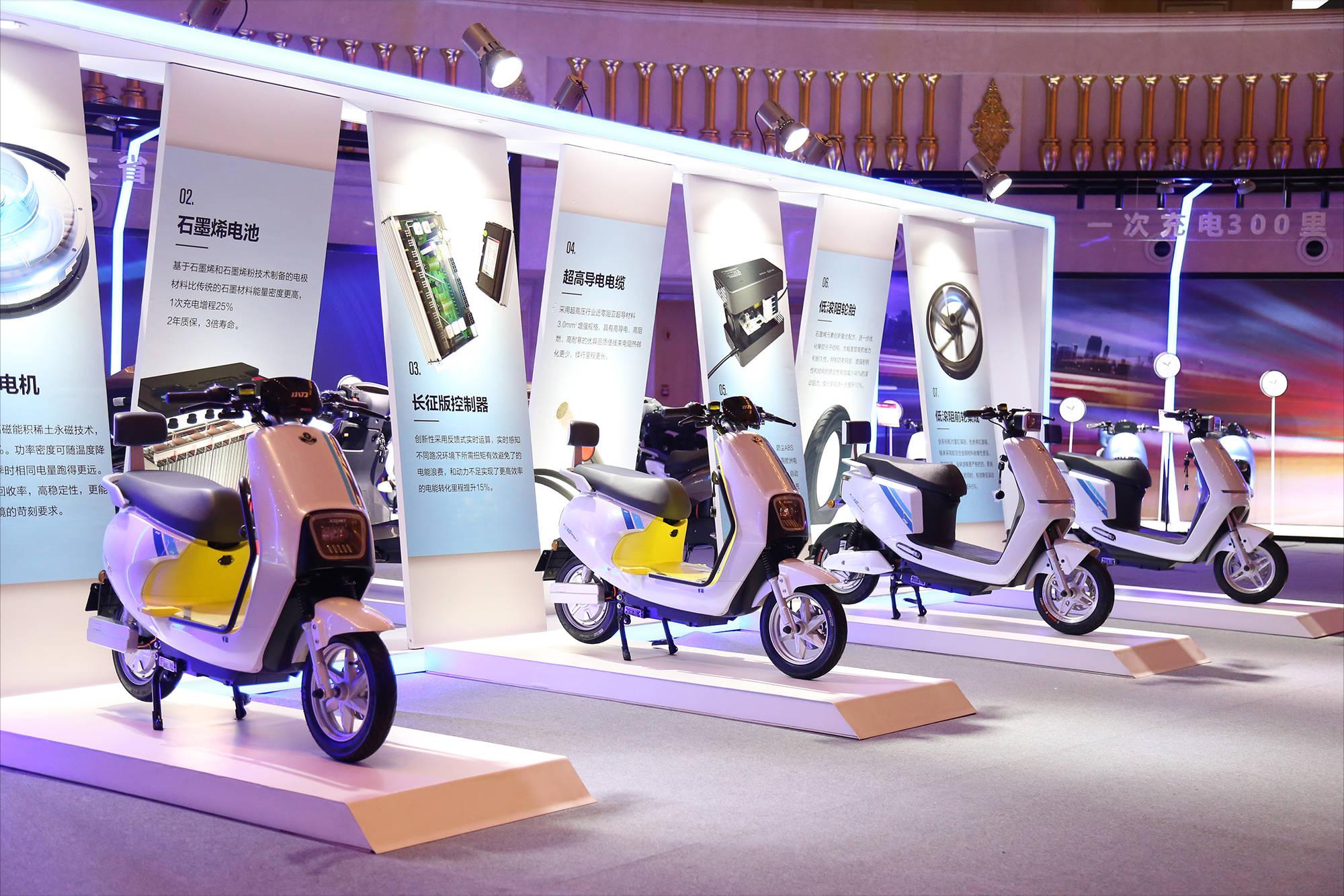 小刀和雅迪哪个车更实用,雅迪小刀的优缺点