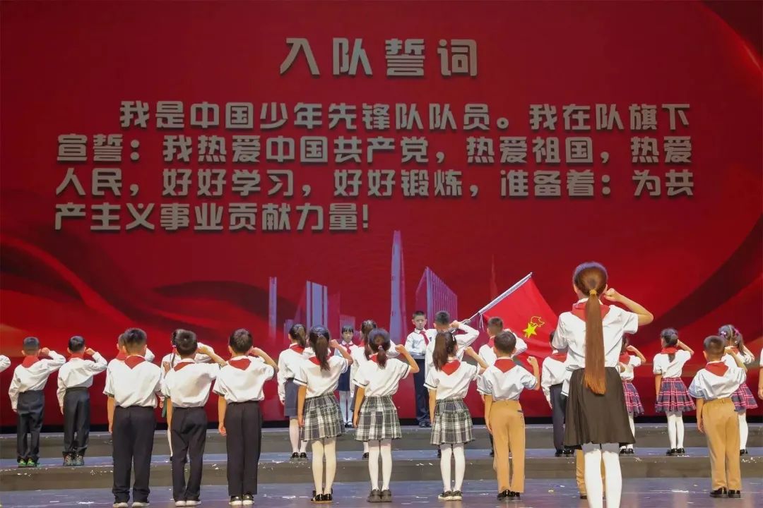 少年儿童心向党活动展览,老少童声颂党恩携手迈向新征程