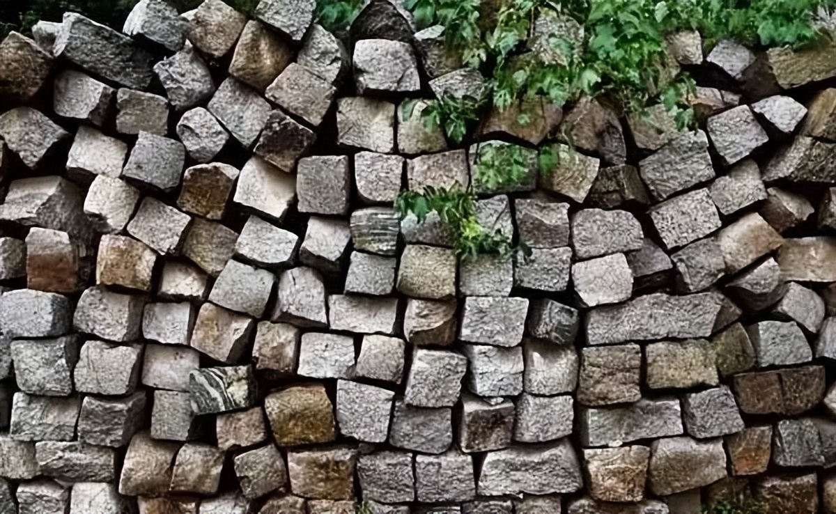 现代式庭院石墙,庭院老石墙院墙怎么处理好