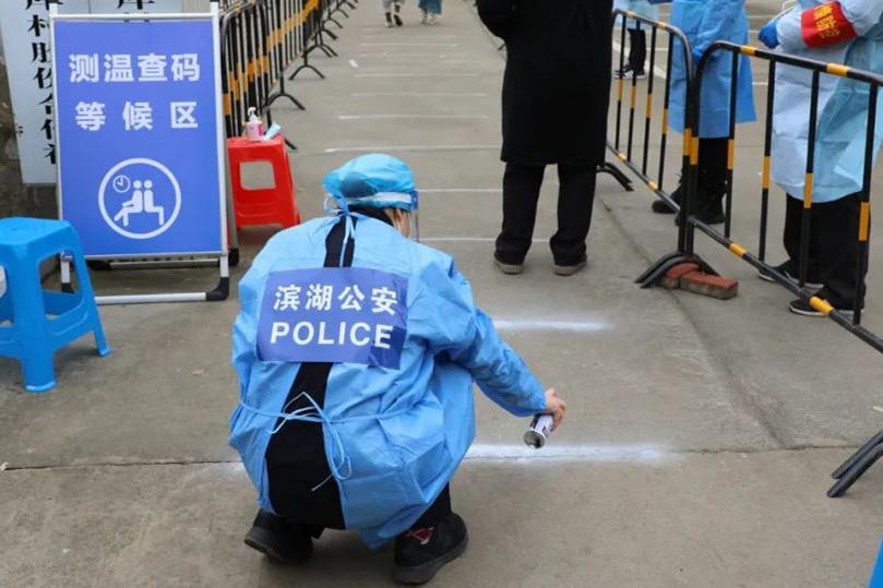 【抗疫一线】江苏公安:同心抗疫待春回镜头定格“疫”瞬间