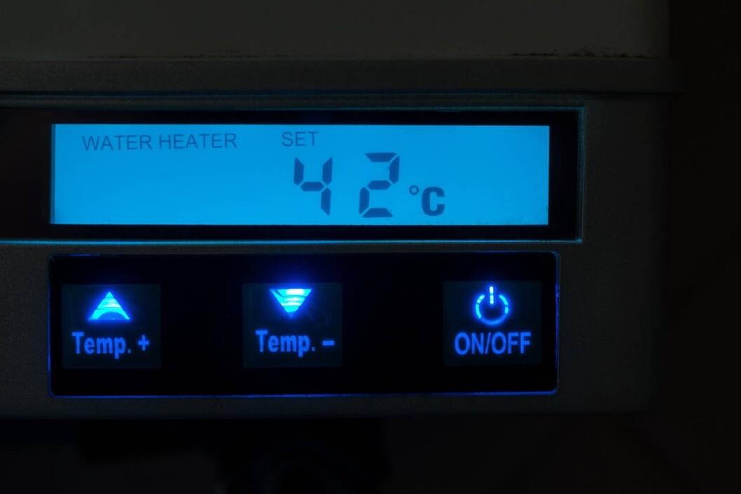 燃气壁挂炉频繁跳闸启动,阿里斯顿壁挂炉点火10秒钟就熄火