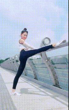 神回复：老鼠贴粘到的，吃了不会犯法吧？网友：自首，争取死缓