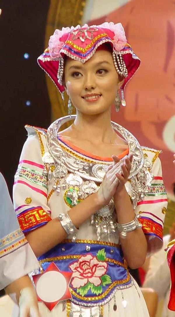 五十六个民族服饰视频,五十六个民族服饰完整版