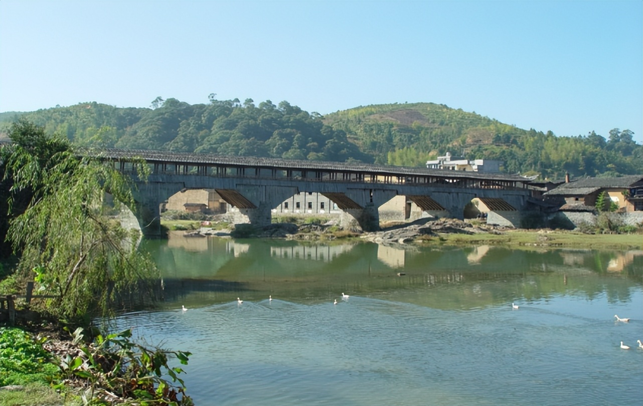 中国最长木拱廊桥万安桥,我国现存最长木拱廊桥万安桥