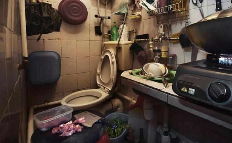 香港穷人住的堂房,香港穷人住的房子多少平方