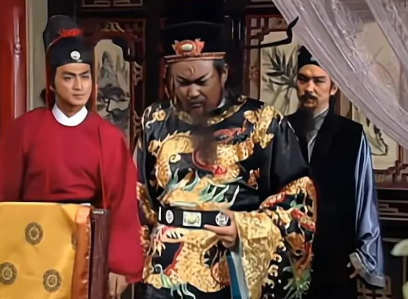 年轻人盘串烧香，包青天的看法比专家高明多了！