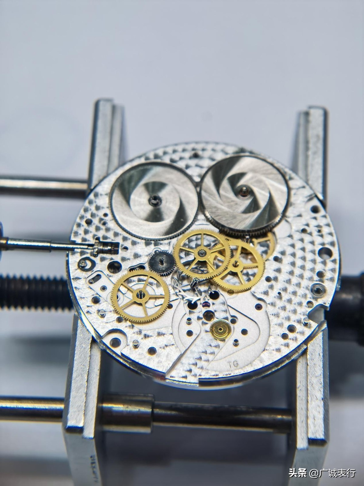 伯爵手表坏了回收,伯爵手表秒针掉了多少修理费