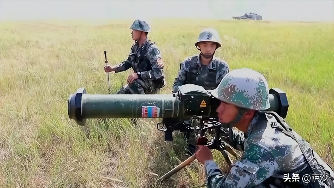 80年代部队使用的130火箭炮,中国83式履带122毫米火箭炮