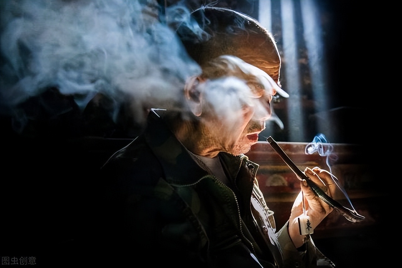 很多人怕蛇，蛇也有天敌，有一样只要蛇沾上一点，马上就会毙命