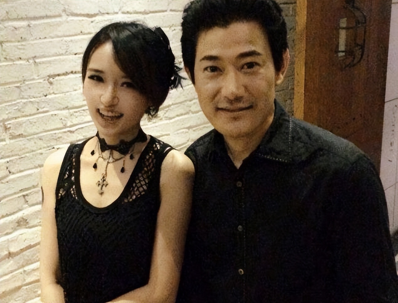 他是荧屏上凶残的“鬼子”，生活中怕重庆老婆