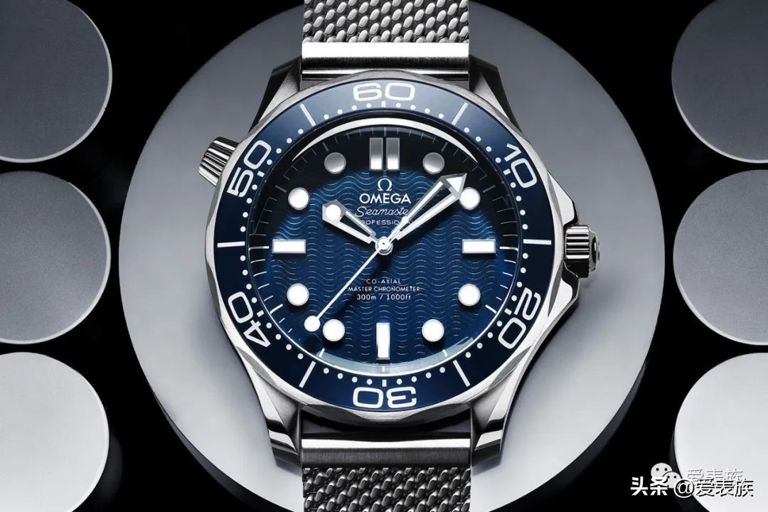007动起来！全新欧米茄海马Diver300M詹姆斯邦德60周年精钢款