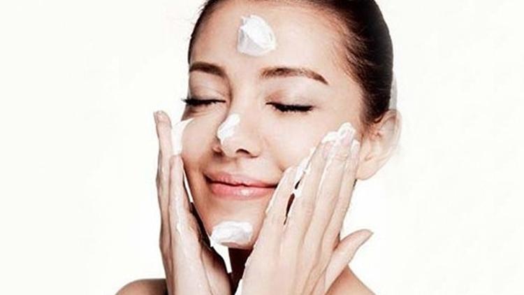 洁面后正确使用化妆品的步骤,护肤如何正确选择洁面产品