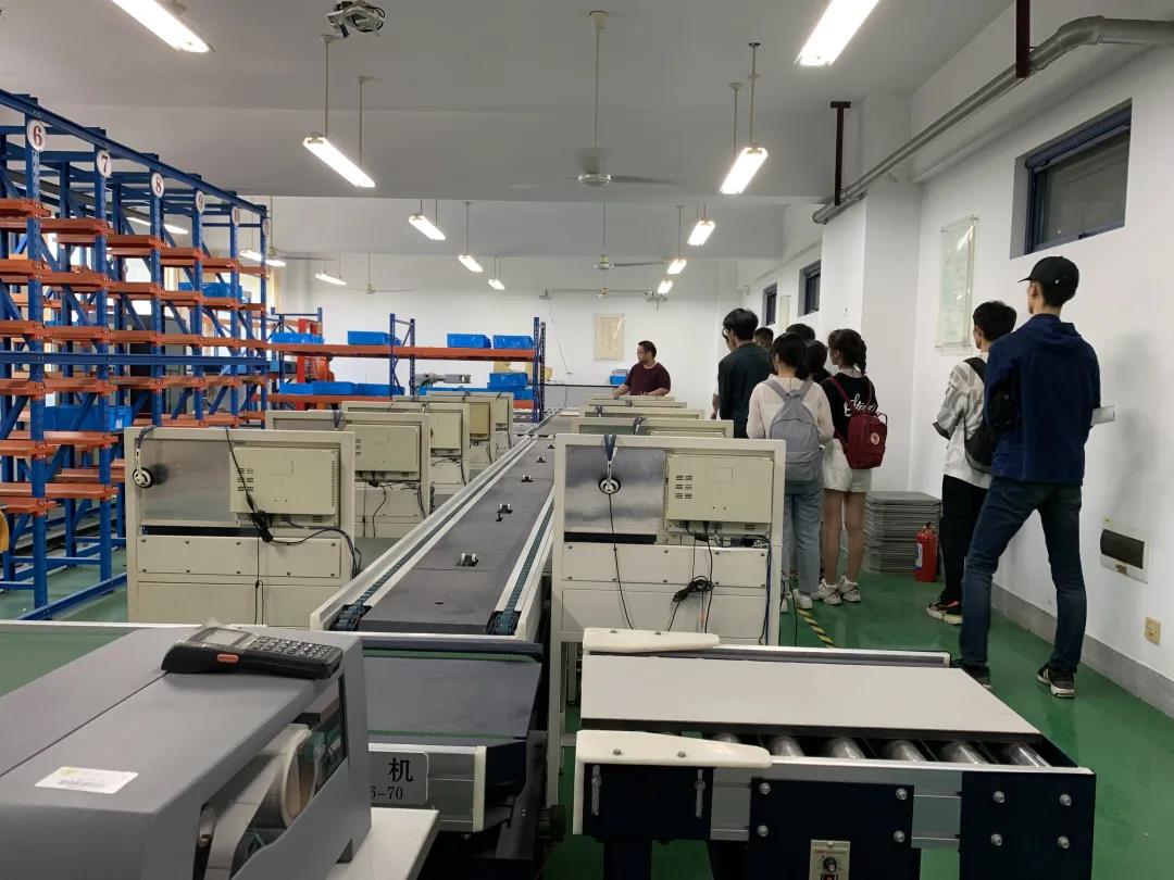 供孩子读大学所有费用压力山大,供孩子读大学的费用多少