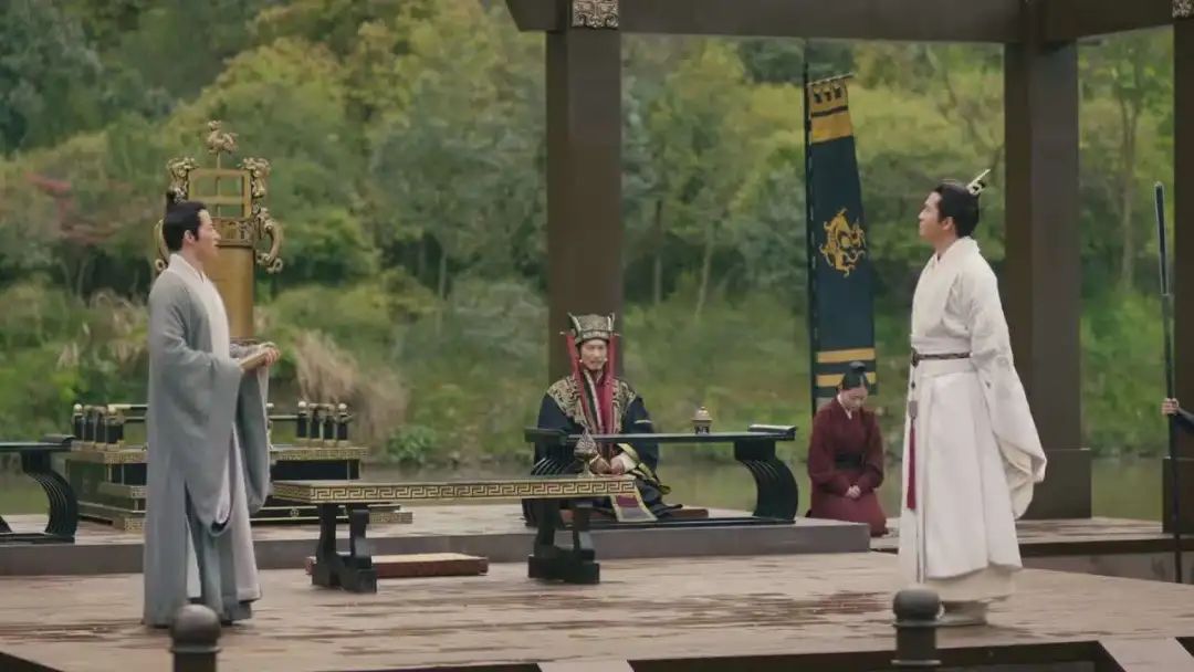 刘备的名声为什么比吕布好,刘备跳槽