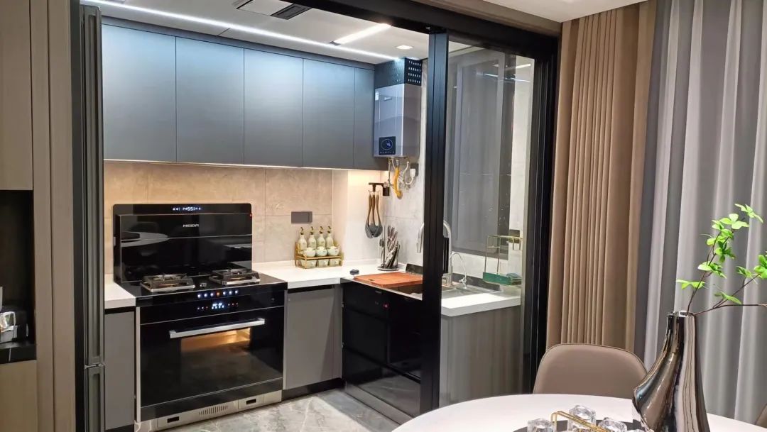 简约装修温馨厨房图片欣赏,家庭小厨房装修设计效果图