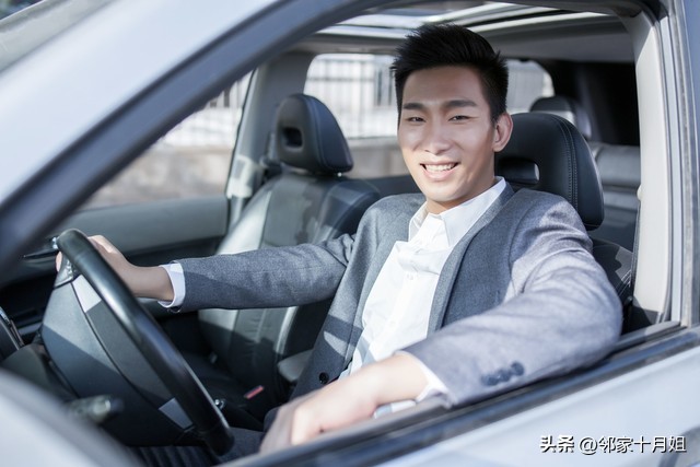 16年前借给弟弟3万元，各种借口不还钱，我用2个办法竟然意外讨回